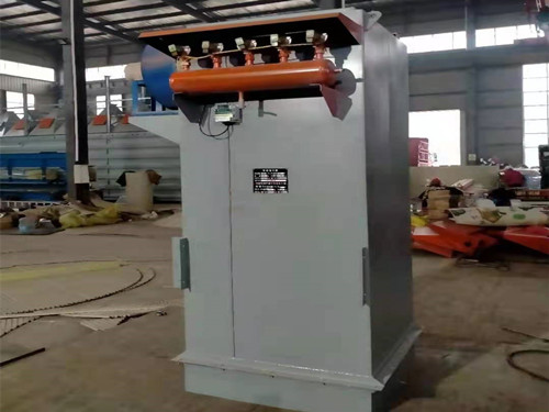 倉(cāng)頂脈沖袋式除塵器發(fā)貨