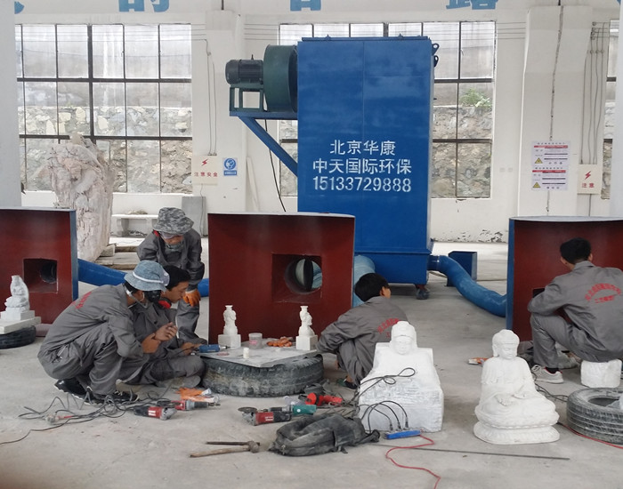 我公司為河北雕塑學校生產的<strong>移動式除塵器</strong>9月份已經測試成功！